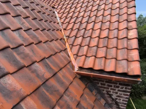 dakpannen-hellend-dak-detail